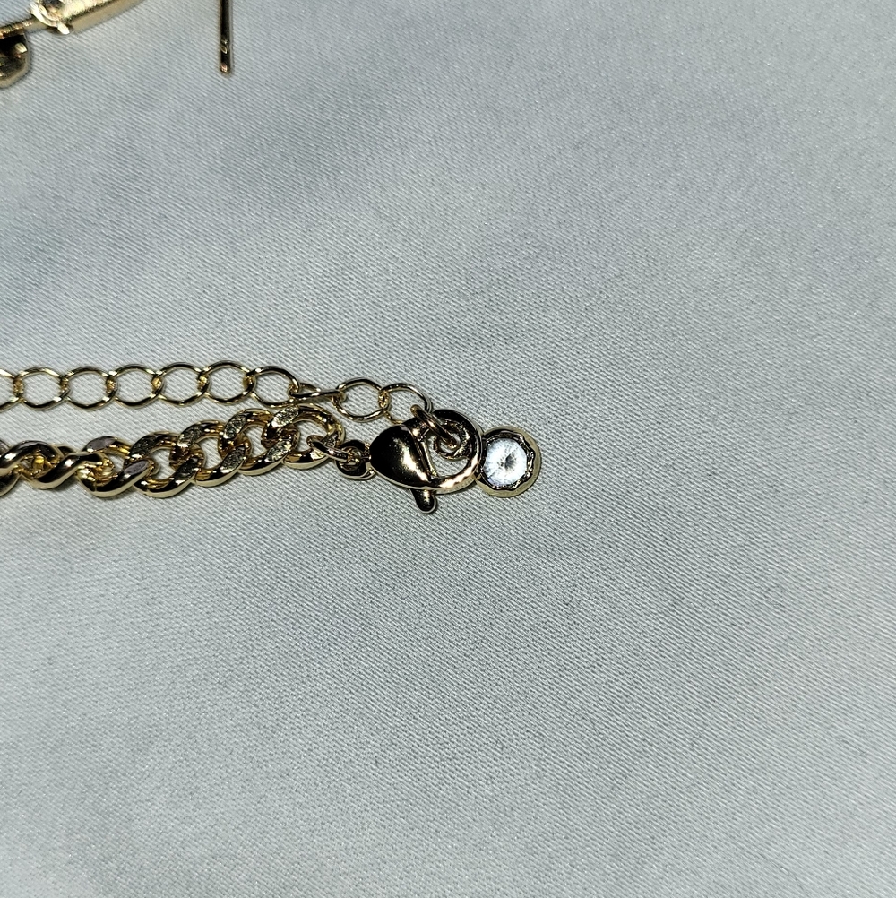 Gold Jewelry Set - Picture 3 of 4